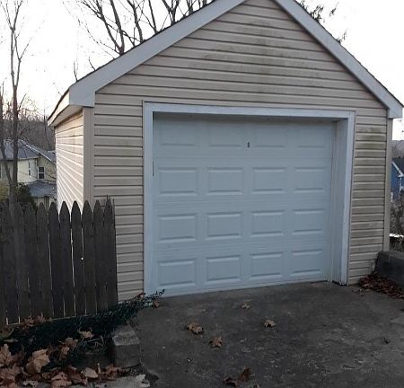 3rd image of 38 Edison Ave