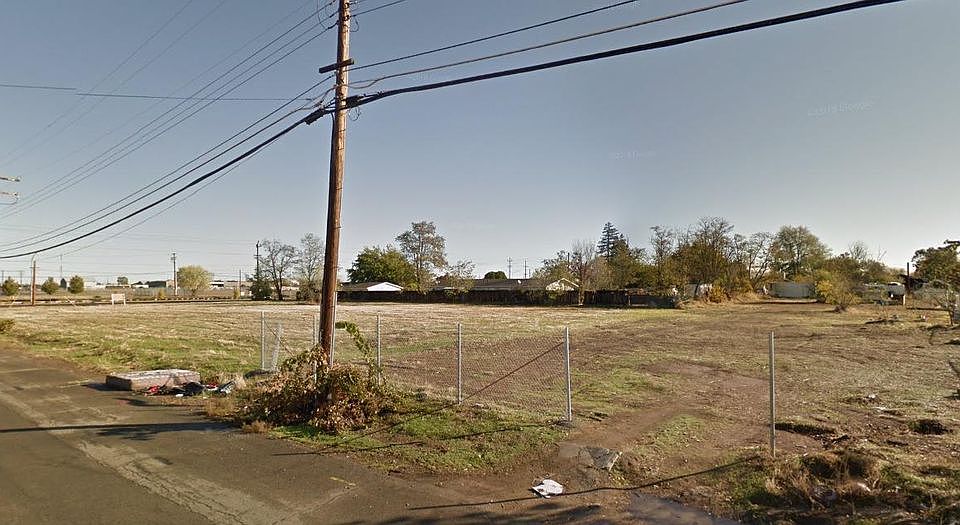 2nd image of 4328 Astoria St