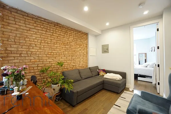 Rented by Rennit Inc. | media 35