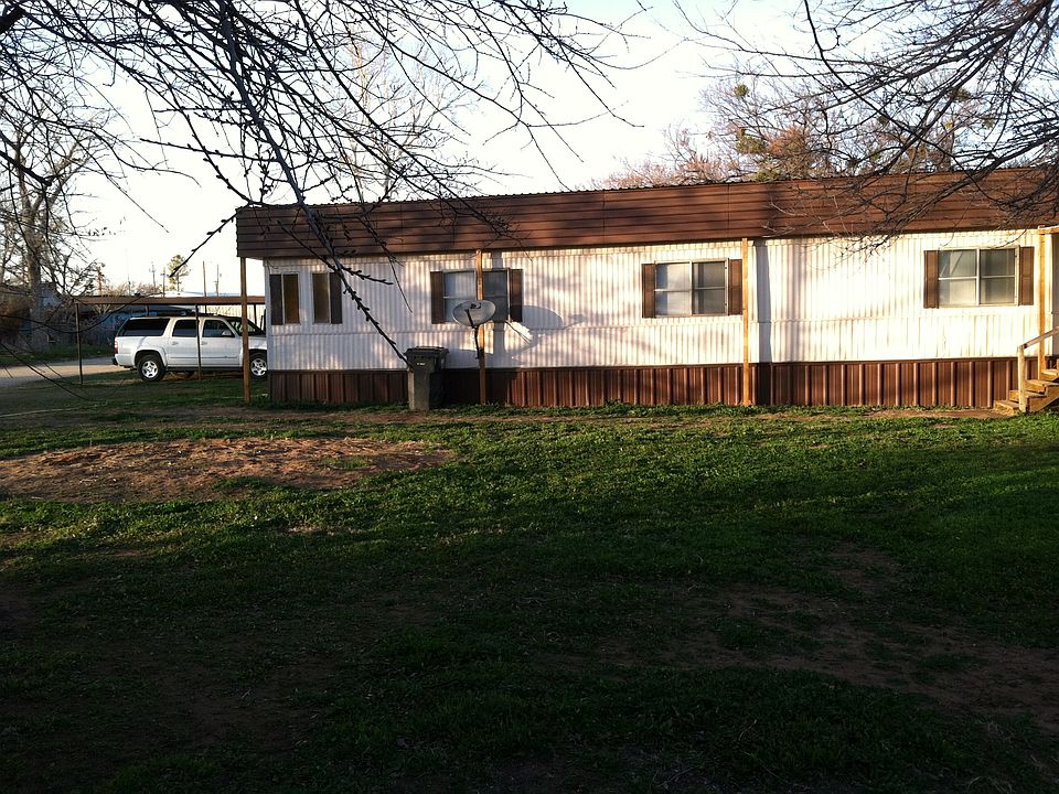 1st image of 902 N East St