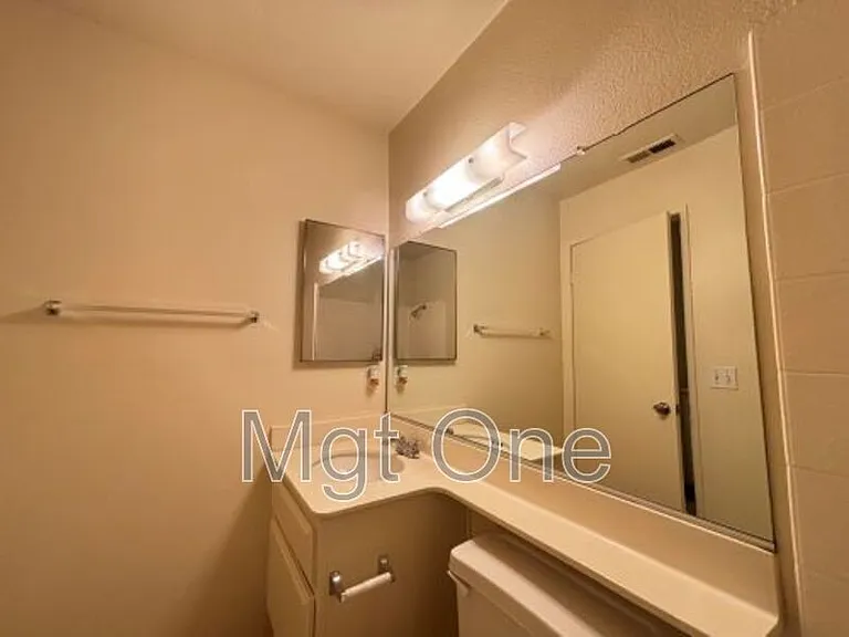 12780 Pan Am Blvd — Photo 16