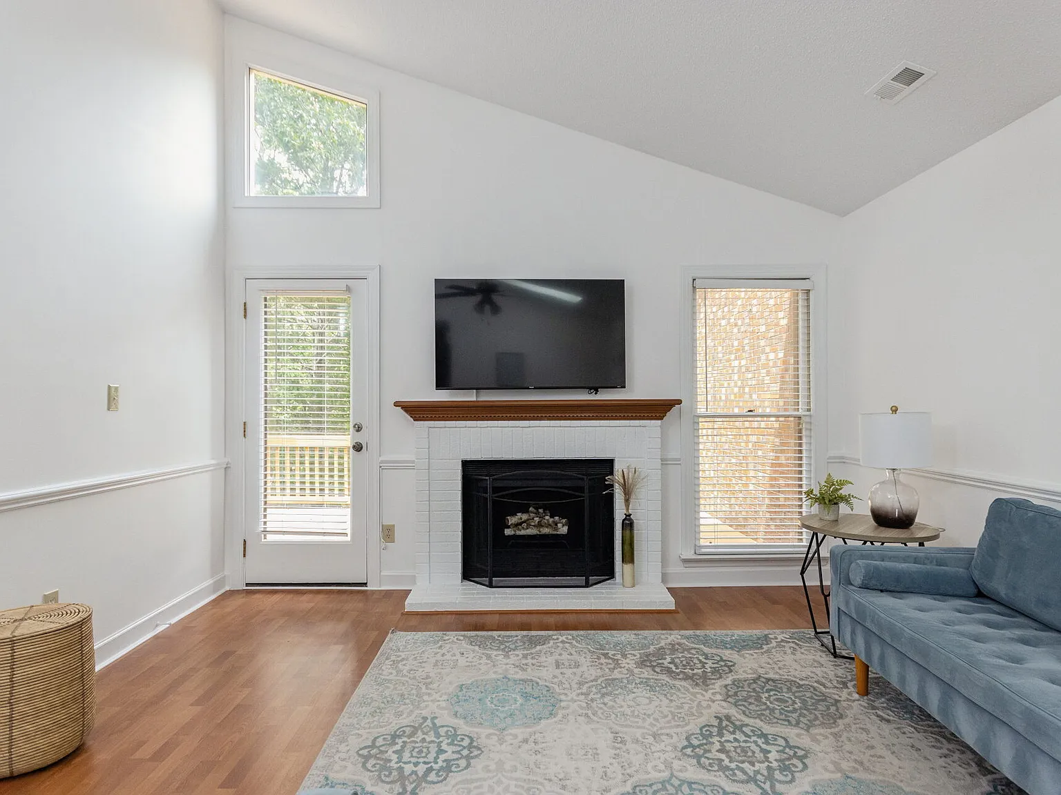 Durham End-Unit Townhome Available Immediately — Photo 3