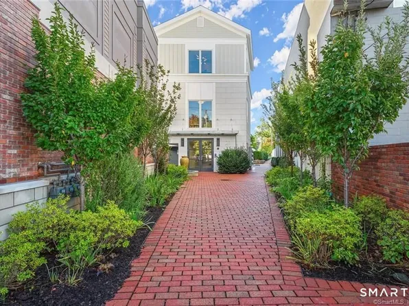 304 Gramercy Park, New Canaan, CT 06840