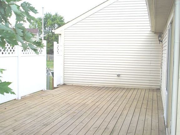deck w/privacy