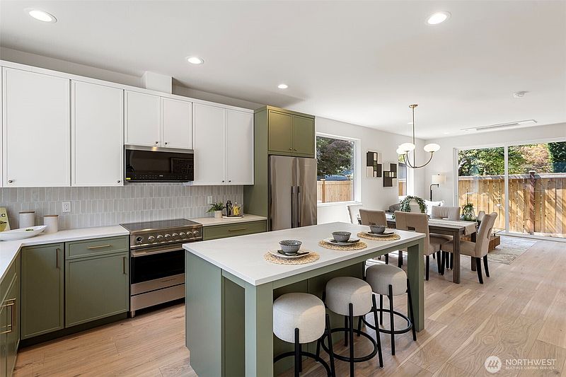 4th image of 8039 Wallingford Avenue N #C