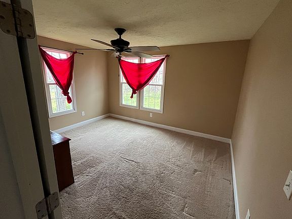 3rd image of 136 Patterson Rd