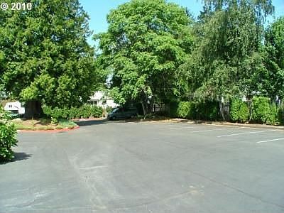 2nd image of 160 NE Kane Dr