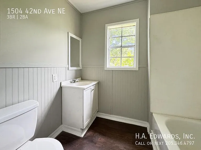 1504 42nd Ave NE — Photo 11