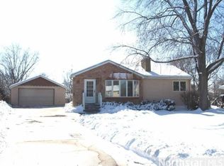 1070 Cobb Rd, Shoreview, MN 55126