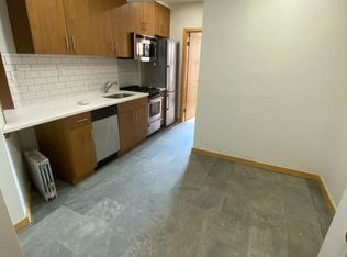 33 Henry St #3C, New York, NY 10002