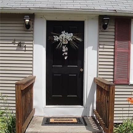 3rd image of 441 Namquid Dr