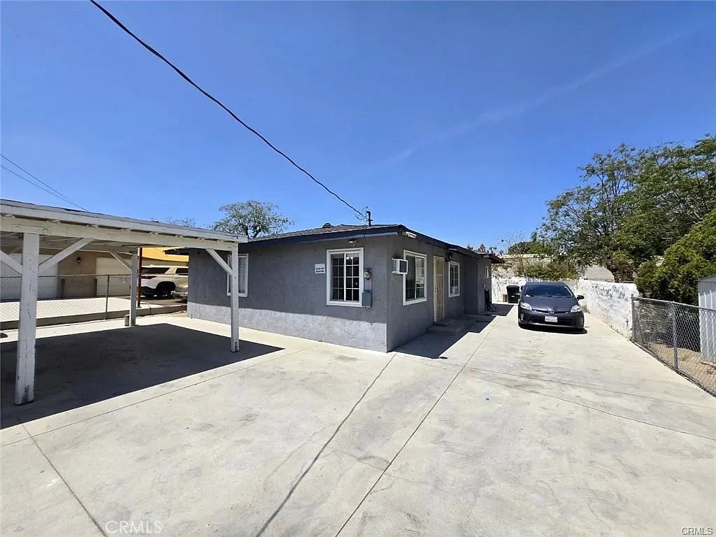 3 bed, 1142 sqft, $2,600 — Photo 1