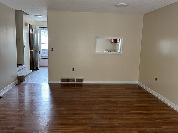 5th image of 2 Saint Marc Cir #D2