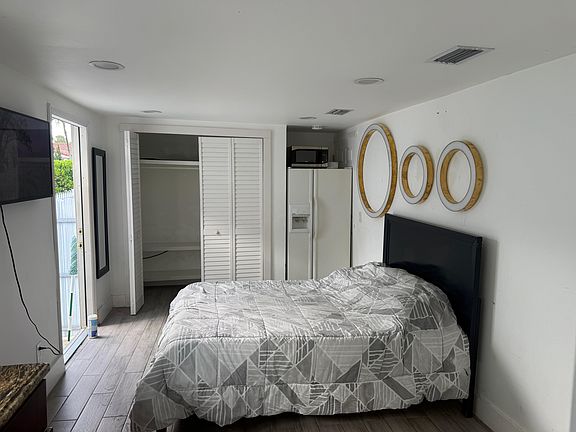 4th image of 1858 NW 115th St #1