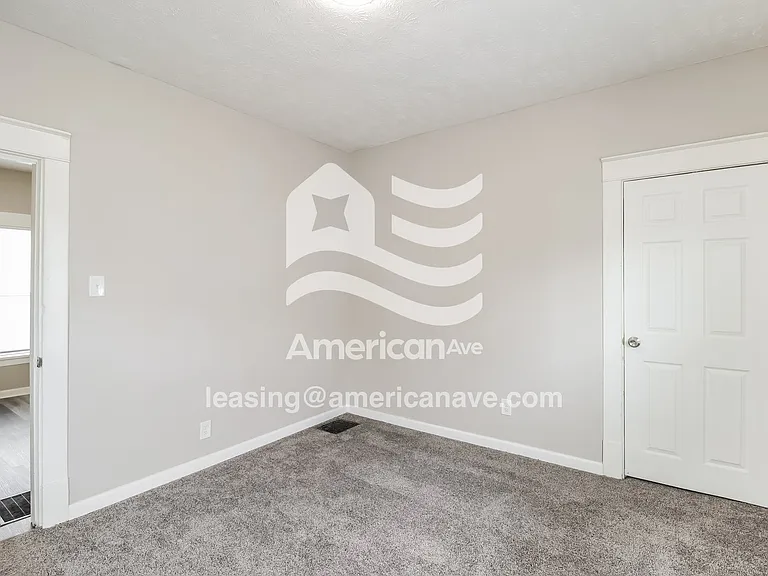 388878_008_wm_-_main_bedroom_13068366.jpg