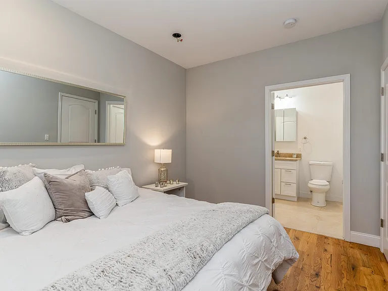 725 Sip St #404 — Photo 10