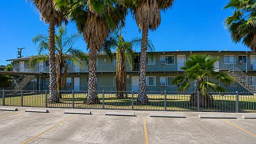 EastGate Gardens Apts Photo 1