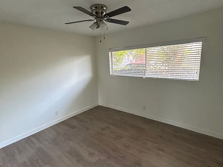 12128 Ramona Ave — Photo 9