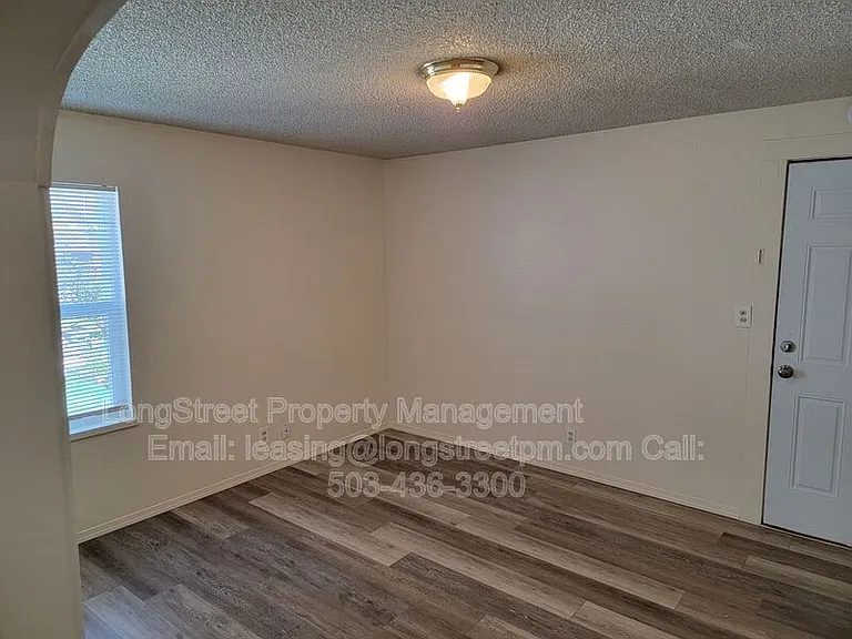 205 NW Kings Blvd #11 — Photo 9