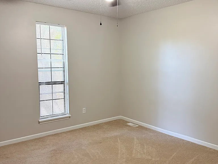 9409 Farrow Rd — Photo 12