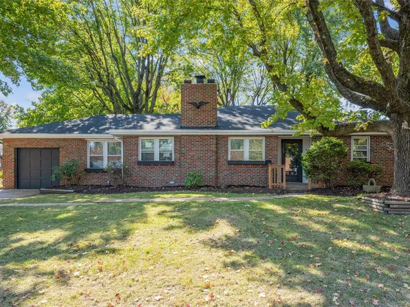 144 Signal Hill Dr, Saint Louis, MO 63121