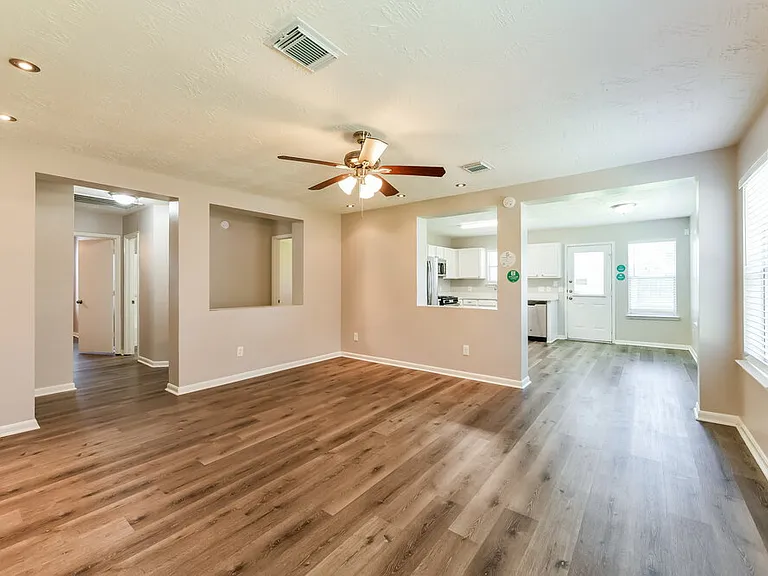 10247 Country Squire Blvd #1 — Photo 3