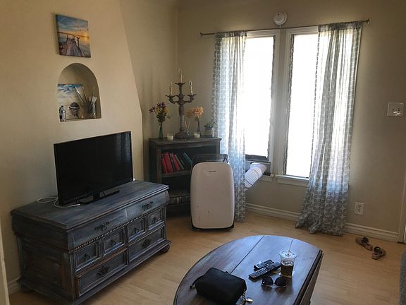 4th image of 805 N Poinsettia Pl