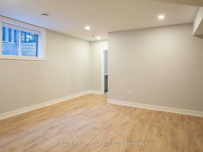 121 Cathcart St #A — Photo 17