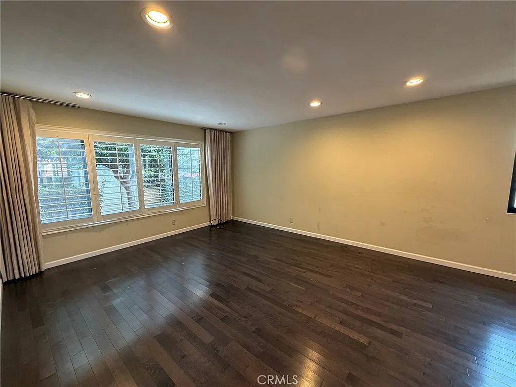 2 bed, 1642 sqft, $3,600 — Photo 2