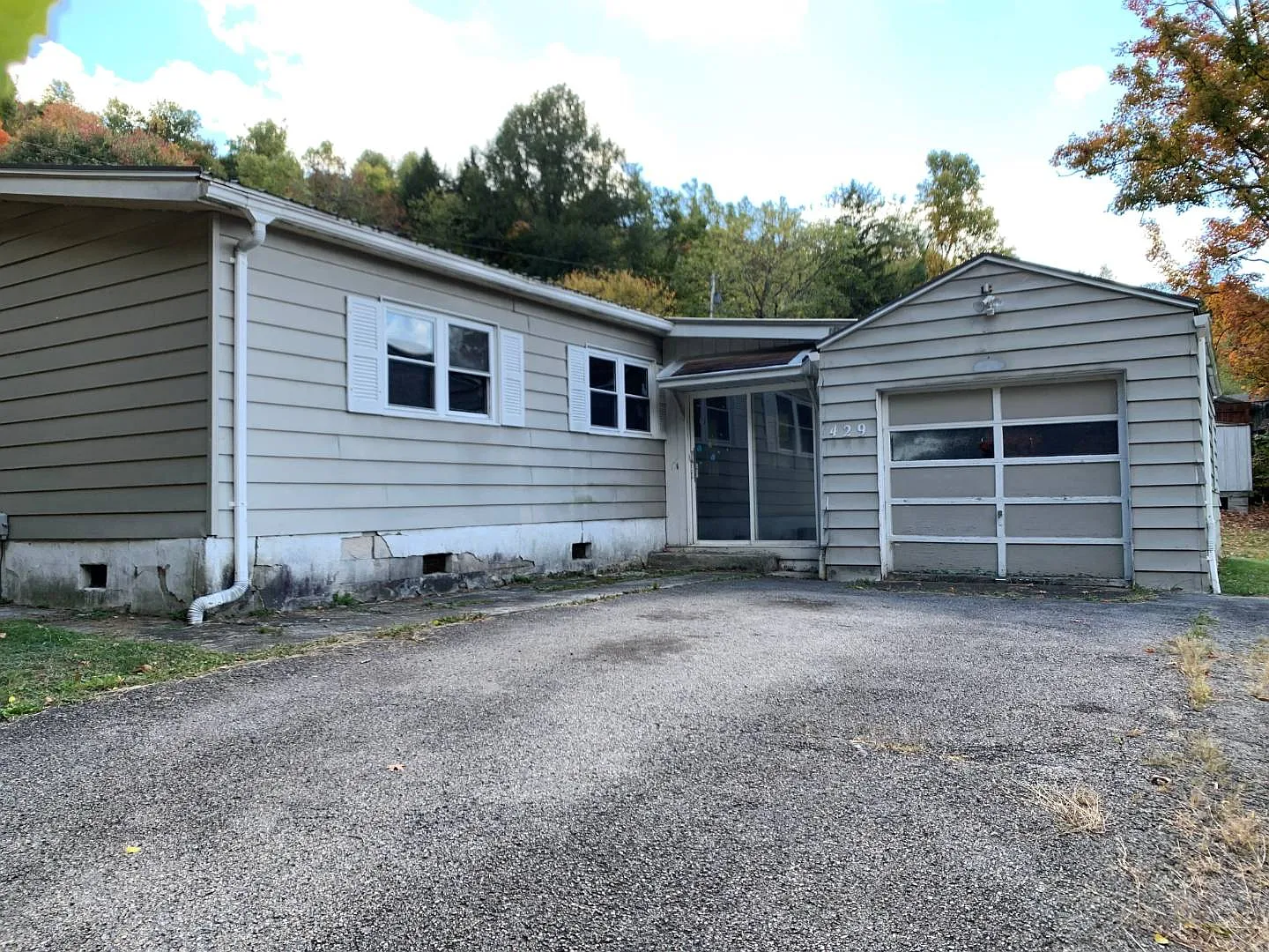 429 Hirschman St photo 1