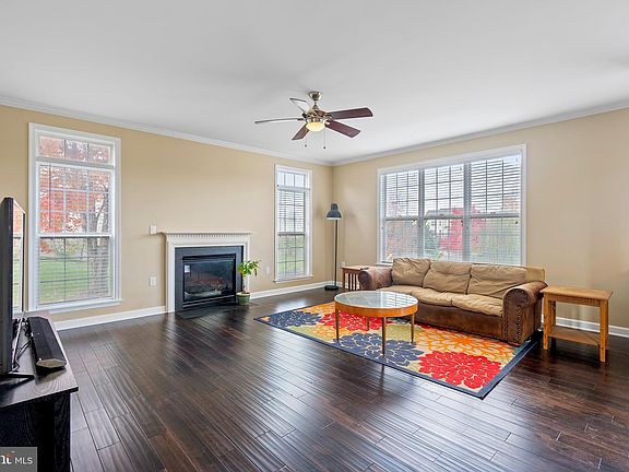 3rd image of 44332 Lord Fairfax Pl