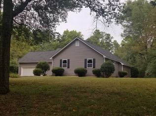 65 River Oaks Dr, Cropwell, AL 35054