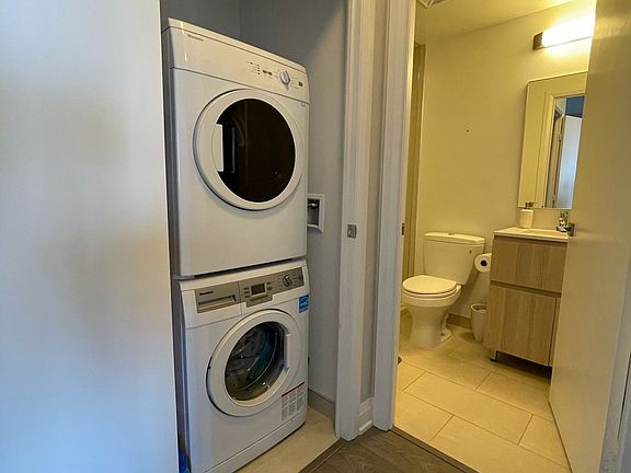 4th image of 36 Park Lawn Rd #1504