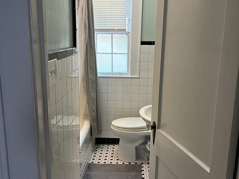 313 Oakland St — Photo 10