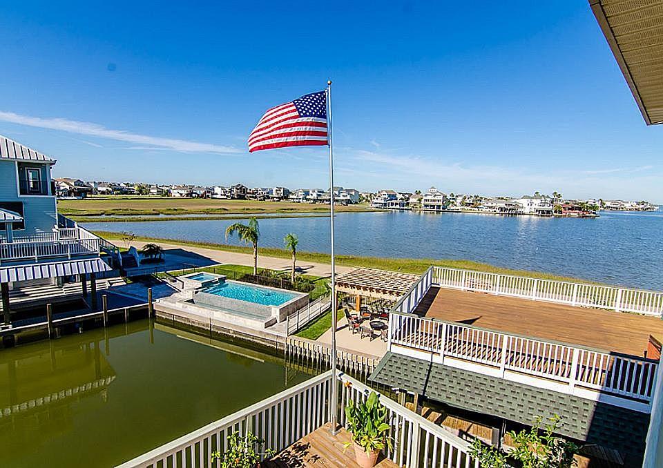 1st image of 433 Amanda Cir