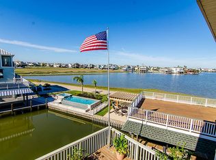 433 Amanda Cir, Tiki Island, TX 77554