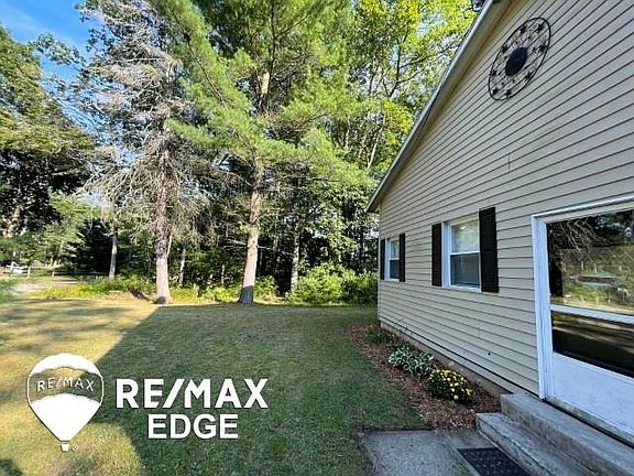 4th image of 3656 Crescent Dr