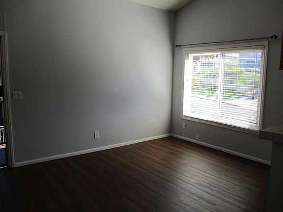 4th image of 2228 Chatsworth Blvd APT 6