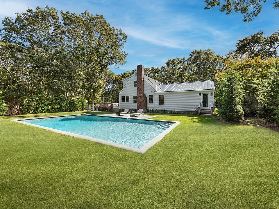 79 Middle Hwy, East Hampton, NY 11937 | Zillow