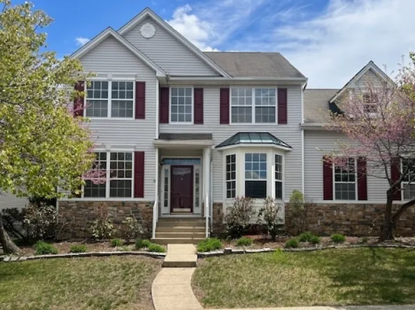 230 Winding Hill Dr, Hackettstown, NJ 07840