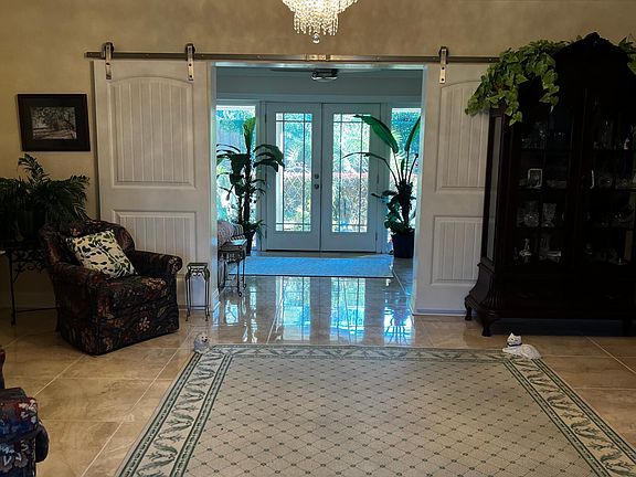 3rd image of 4360 Venetia Blvd