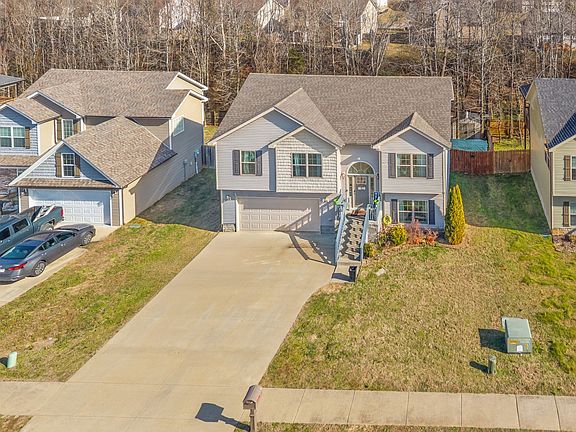 3rd image of 1376 Freedom Dr