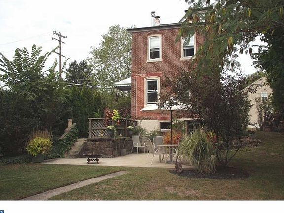 5th image of 628 Mellon St