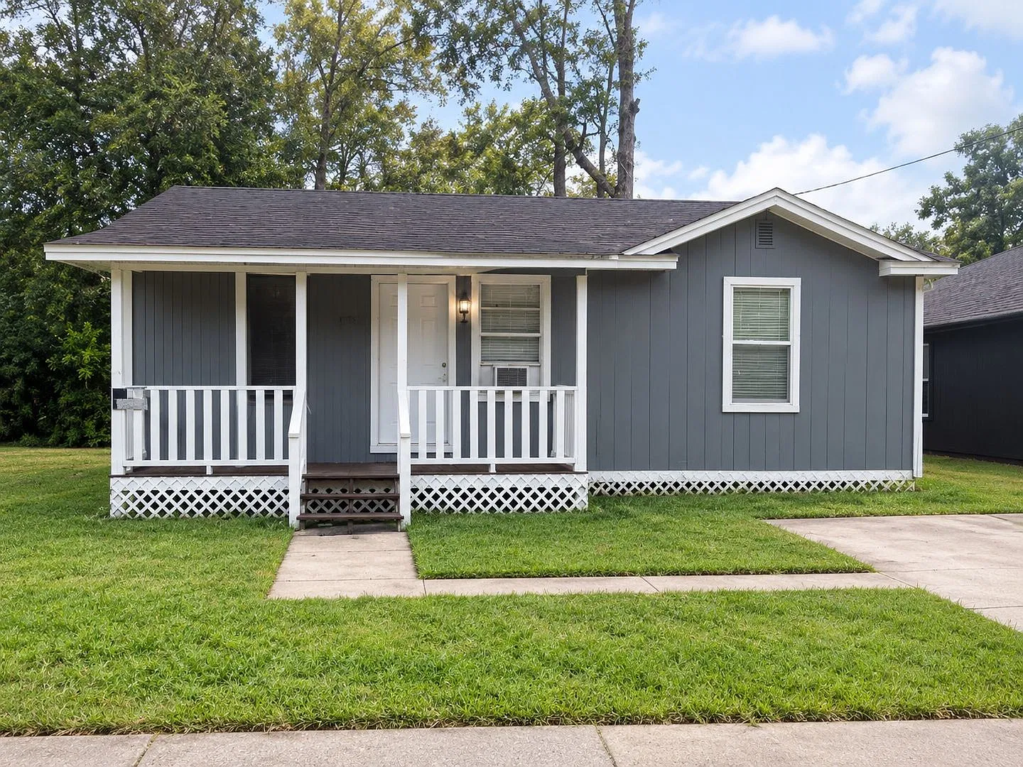 Move-In Special! $500 Deposit + $500 First Month's Rent! — Photo 1