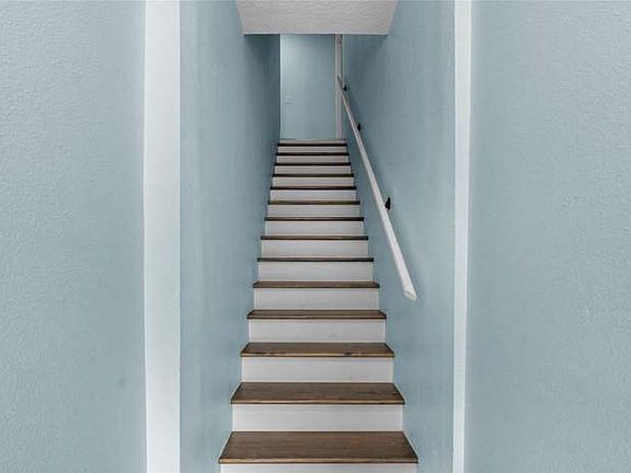 3rd image of 307 Rush St #4