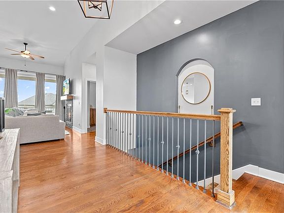 5th image of 204 E Woodland Ave