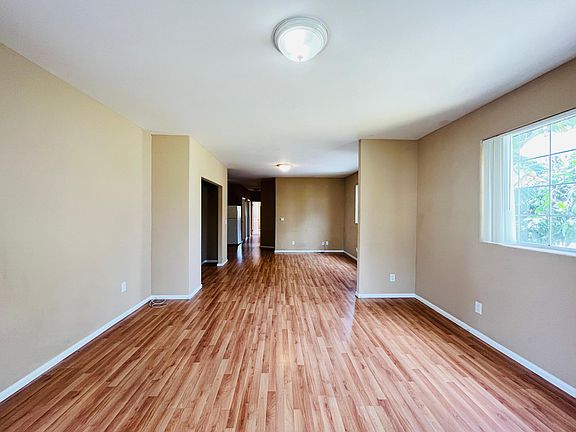 3rd image of 5408 Lemon Grove Ave #5408