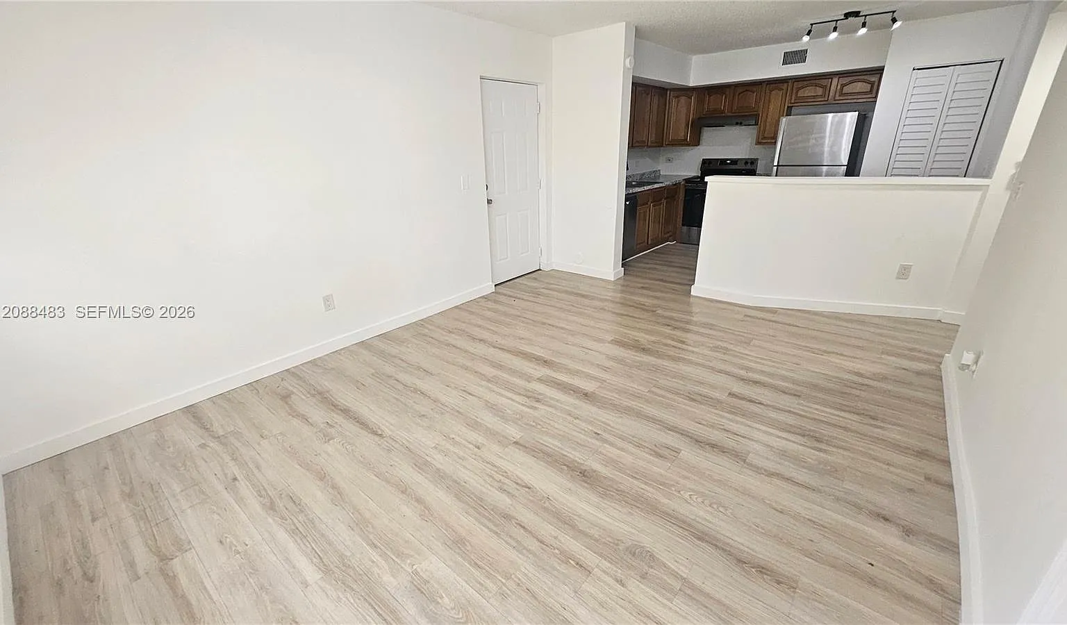 2 bed, 1.0 bath, $1,995 — Photo 2
