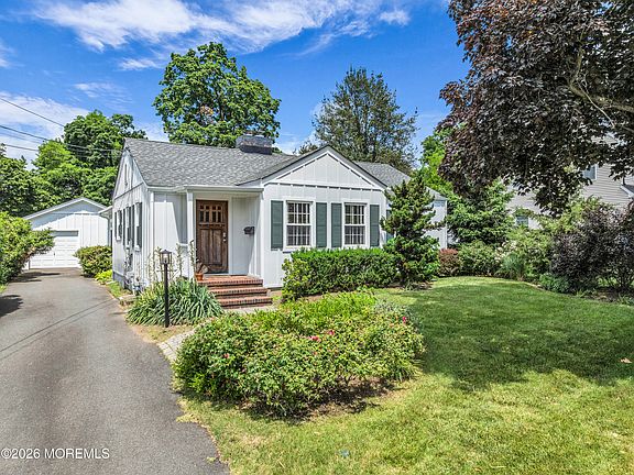 2nd image of 81 7th Avenue