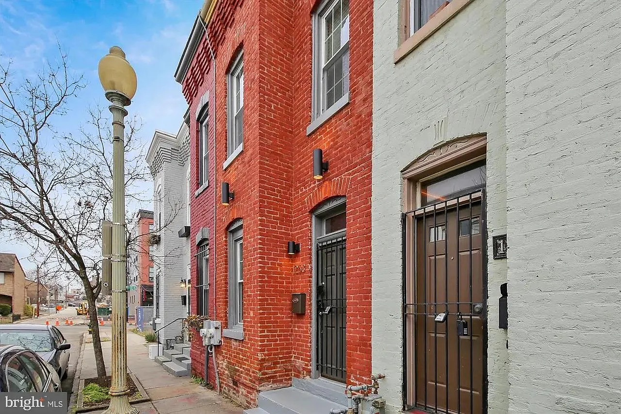 1253 Wylie St NE — Photo 1